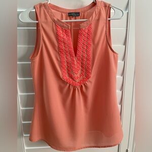 Market & Spruce sleeveless top with embroidered split neck design Size Small
